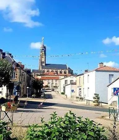 L'ange De Groupe Proche Du Puy Du Fou Sevremont