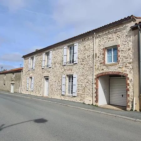 L'ange De Groupe Proche Du Puy Du Fou *